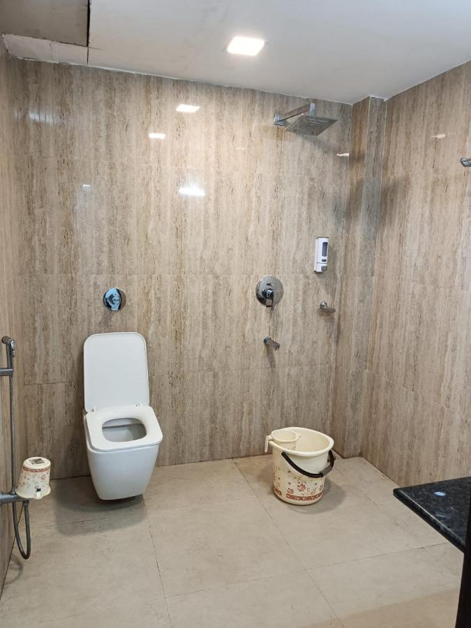 Kusum Hotel Дібругарх Екстер'єр фото